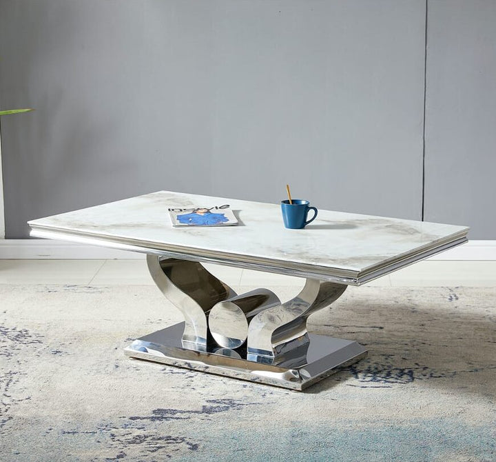 Table Basse plateau marbre couleur blanc pieds argentés en acier inoxydable